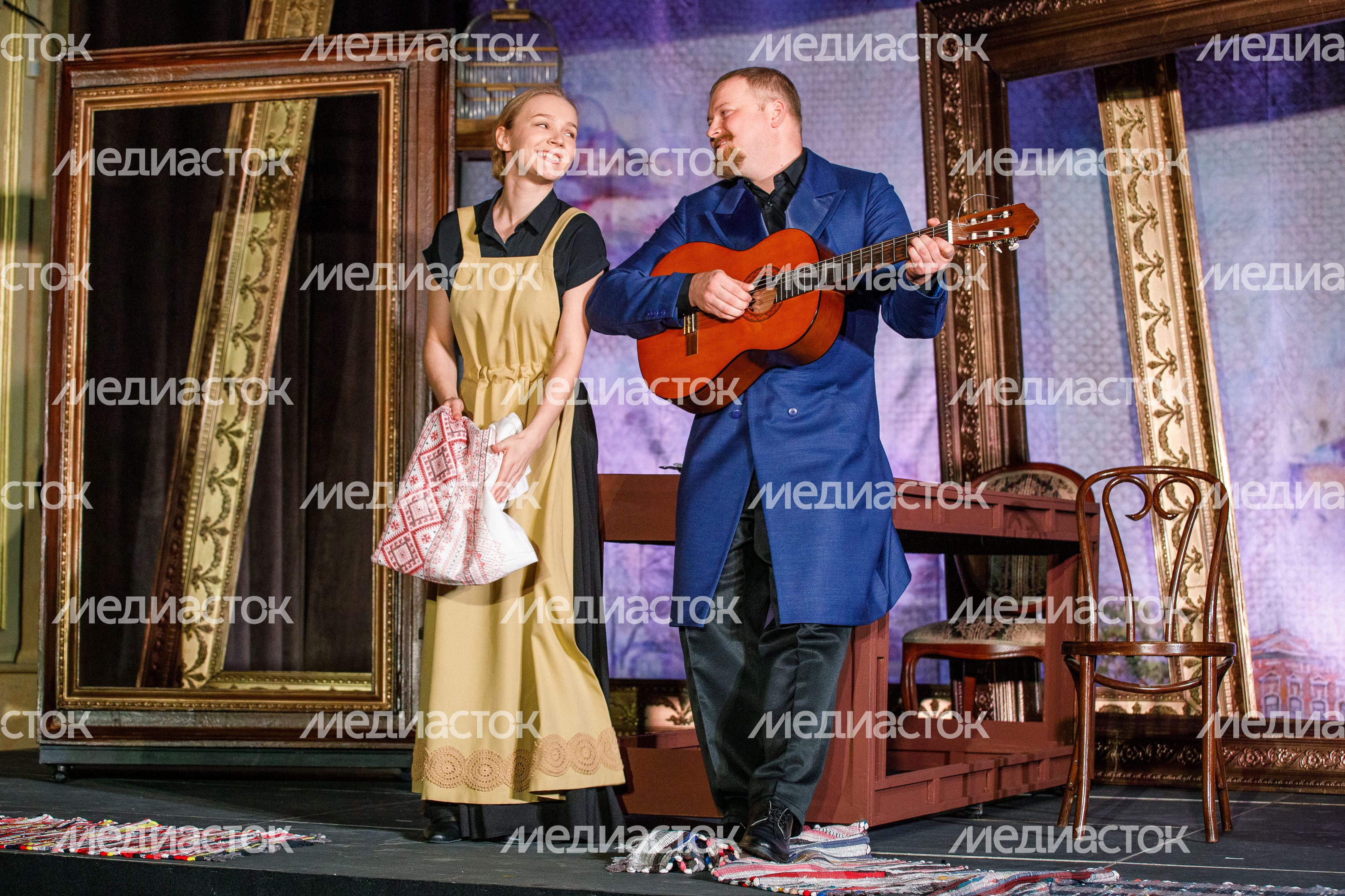 Москва. МГТ «Семейная картина»