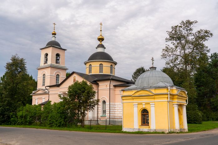 Церковь Вознесения Господня в селе Новоникольское Талдомского округа