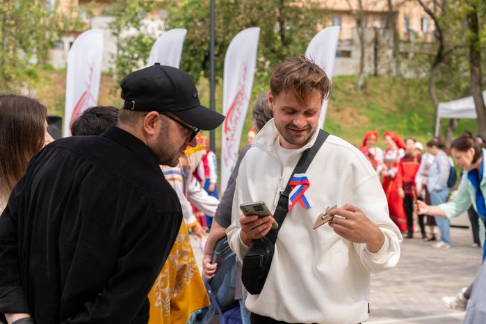 Ярмарка товаров народных промыслов на празднике Яблочного Спаса в Яблоневом сквере Красногорска