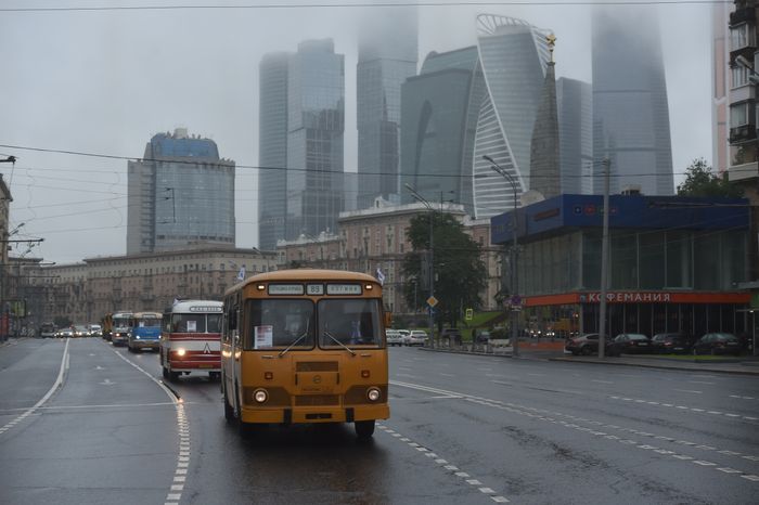 Выставка ретротехники ко Дню московского транспорта