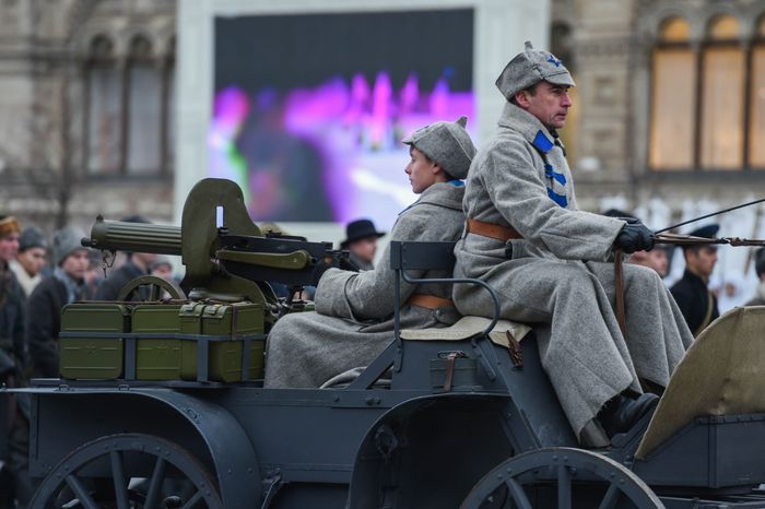 Торжественный марш в честь парада 1941 года на Красной площади в Москве