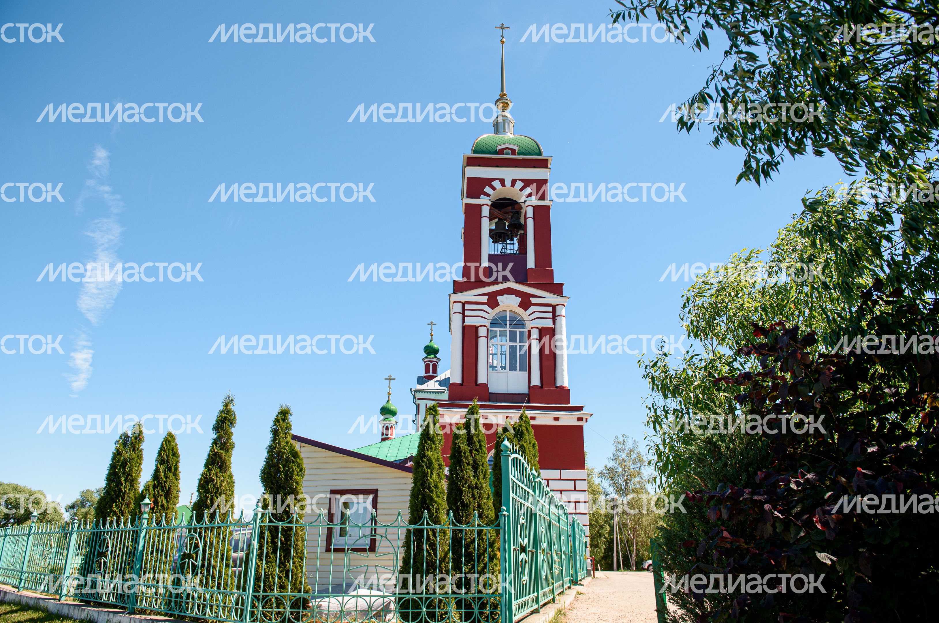Летние виды храма Сорока мучеников Севастийских