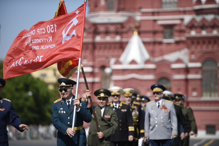 Церемония приема в пионеры на Красной площади в Москве