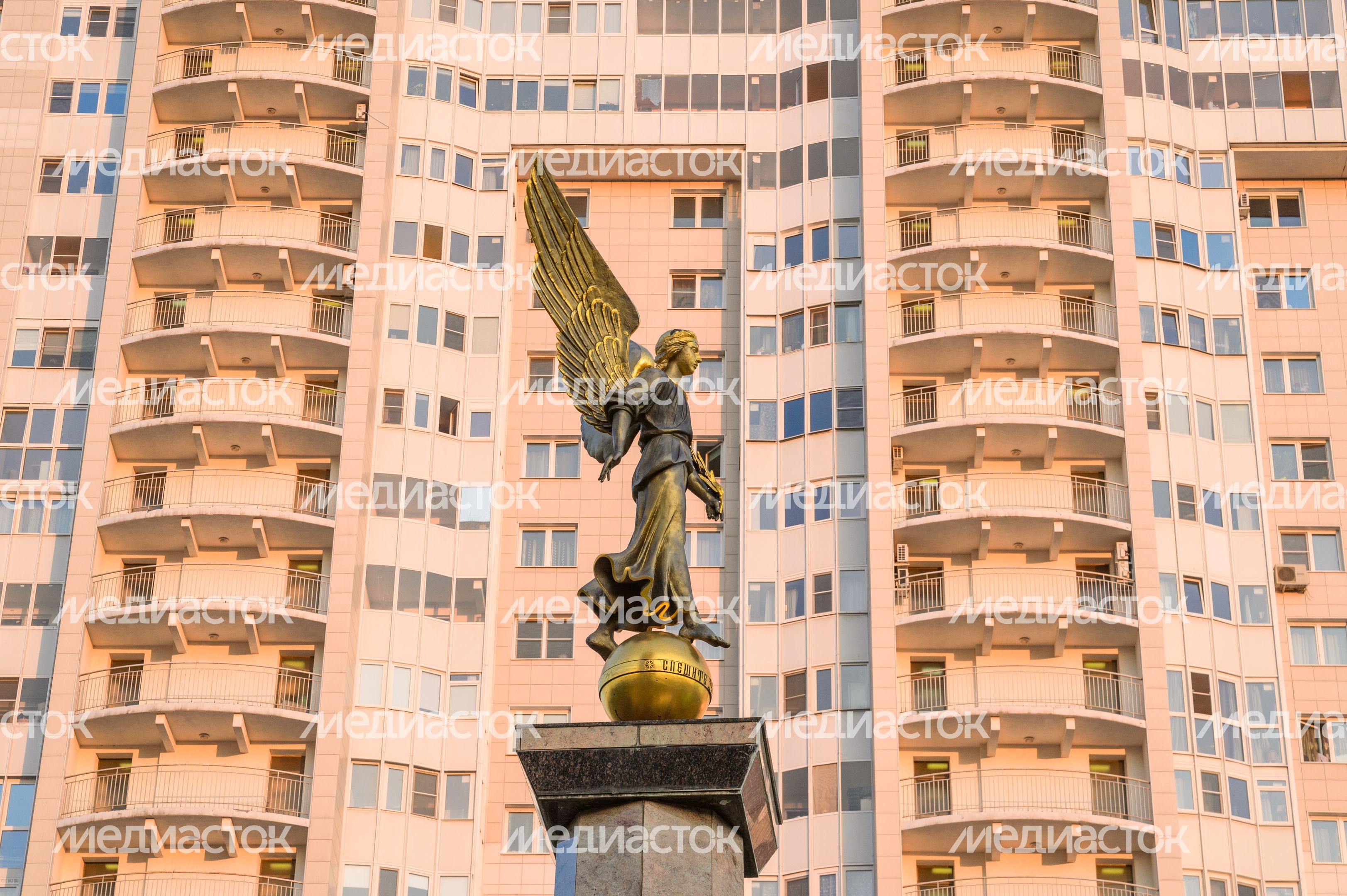Пушкино. Скульптура ангела (Фонтан) Пушкино. Скульптура ангела (Фонтан)