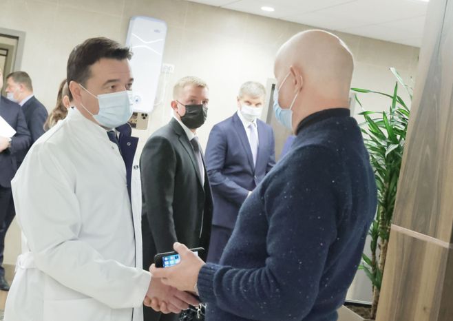Андрей Воробьев и Валентина Матвиенко посетили Институт ядерной медицины в Химках