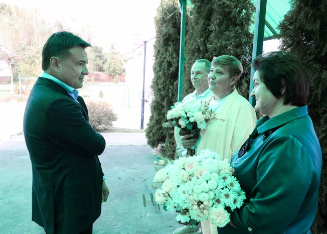 Андрей Воробьев навестил многодетную семью, воспитывающую особенных деток