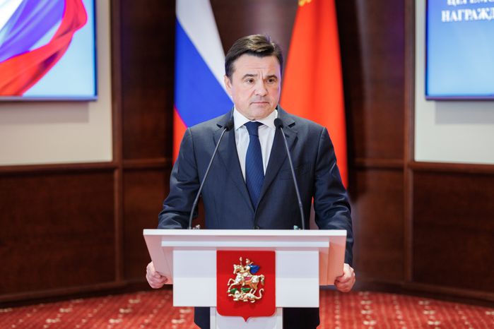 Андрей Воробьев вручил бойцам подразделения БАРС медали "За храбрость" II степени