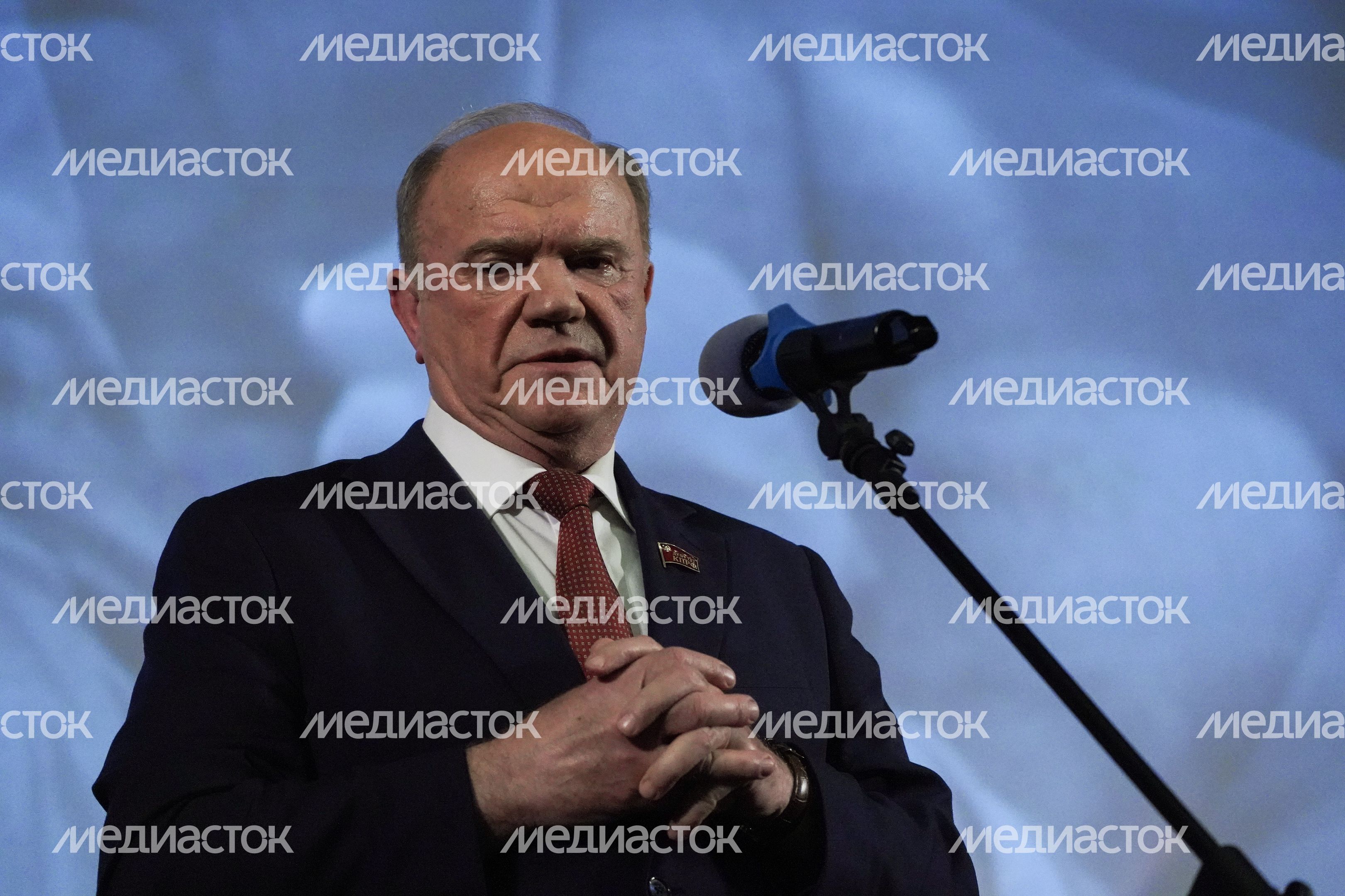 Церемония прощания с режиссером Владимиром Меньшовым в Москве Церемония прощания с режиссером Владимиром Меньшовым в Москве