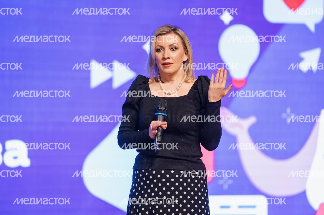 Мария Захарова на встрече с подмосковной молодежью