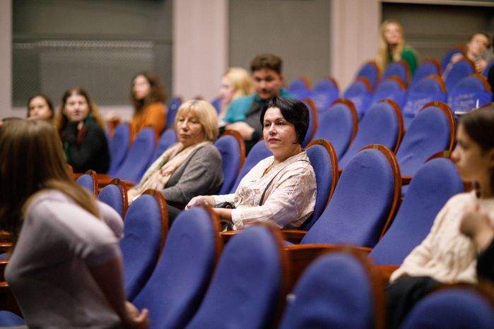 Московский губернский театр. Инклюзивные эскизы «Внимание. Театр»