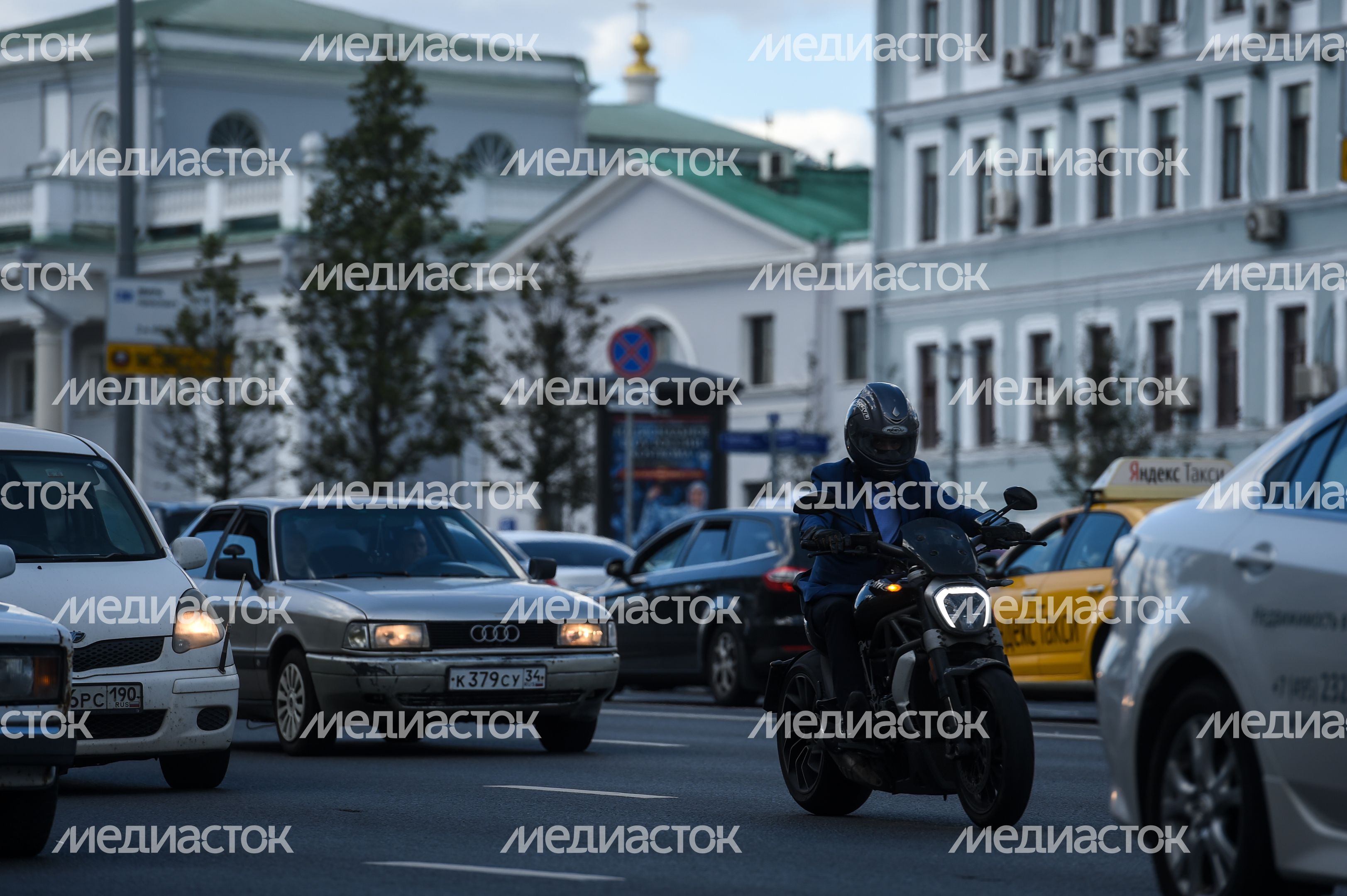 Мотоциклисты на улицах Москвы