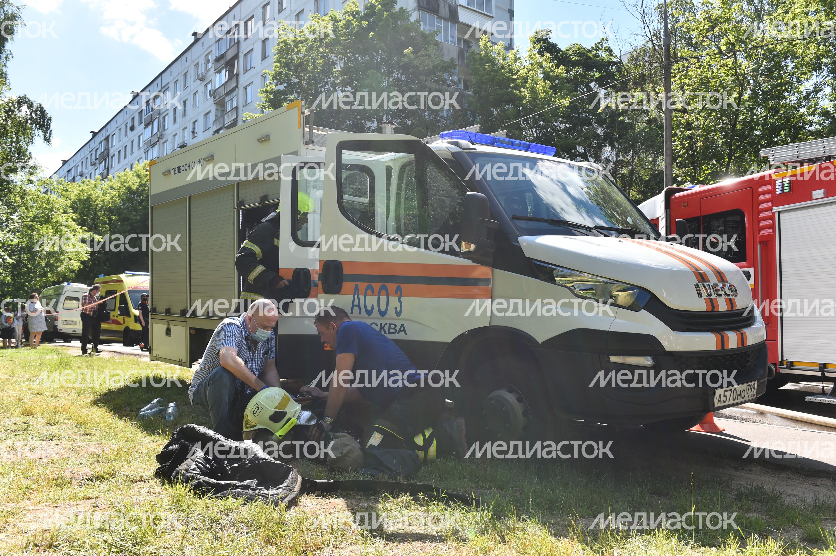 Кадры с места взрыва в доме на улице Проходчиков в Москве