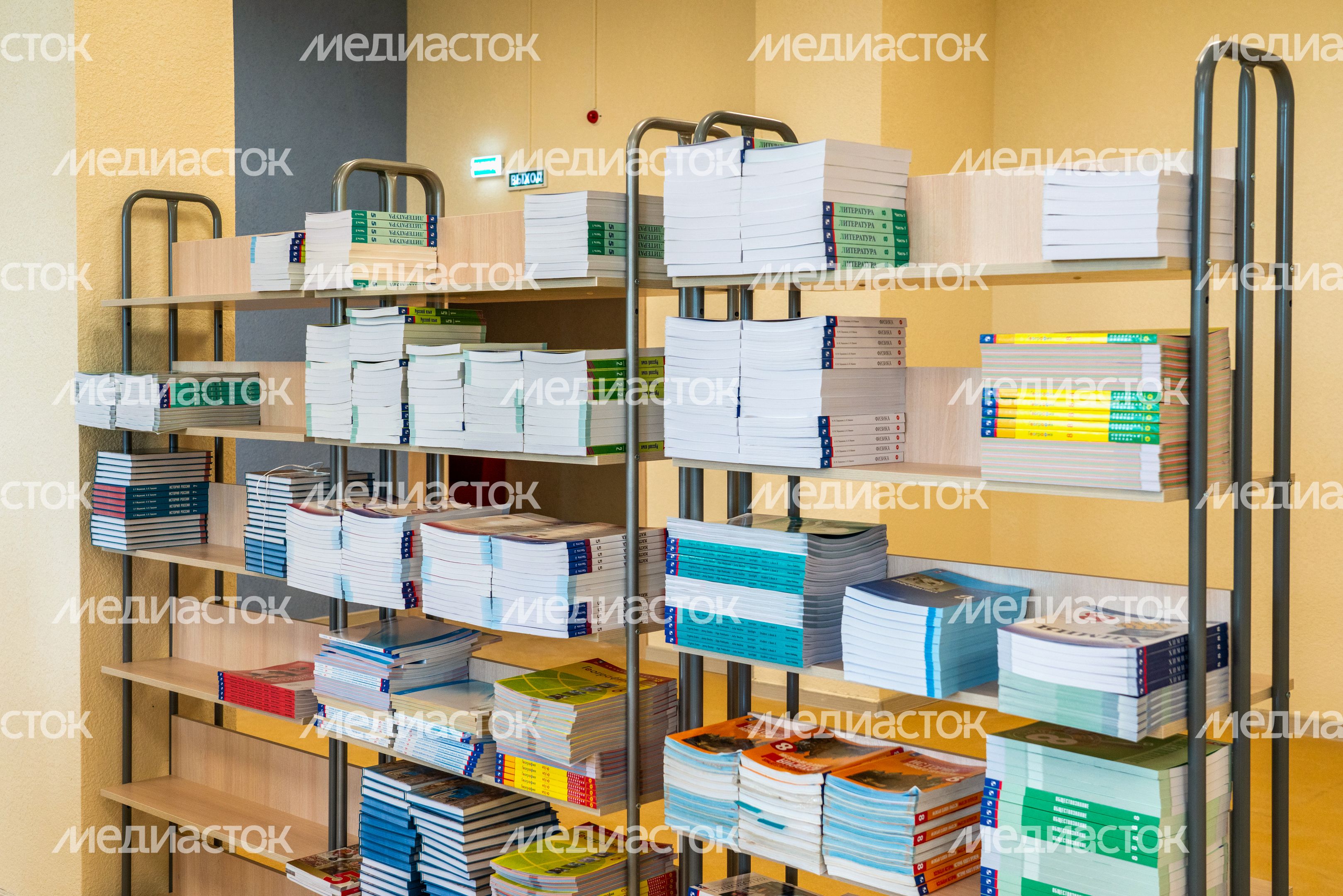 Библиотека в новом корпусе образовательного центра «Сабурово» в Красногорске Библиотека в новом корпусе образовательного центра «Сабурово» в Красногорске