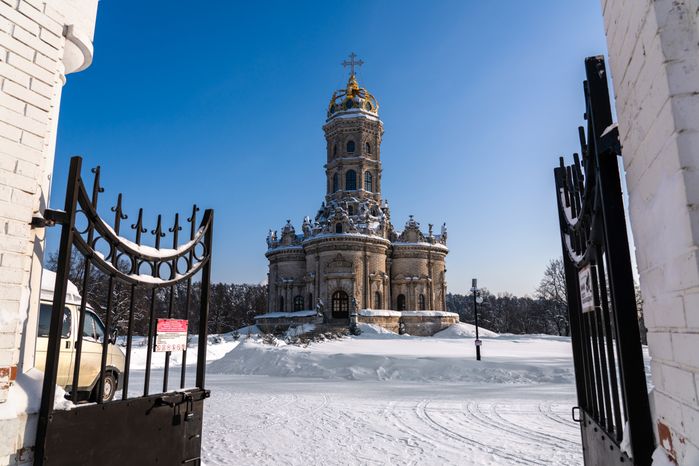 Церковь иконы Божьей Матери Знамение в поселке Дубровицы в Подольске