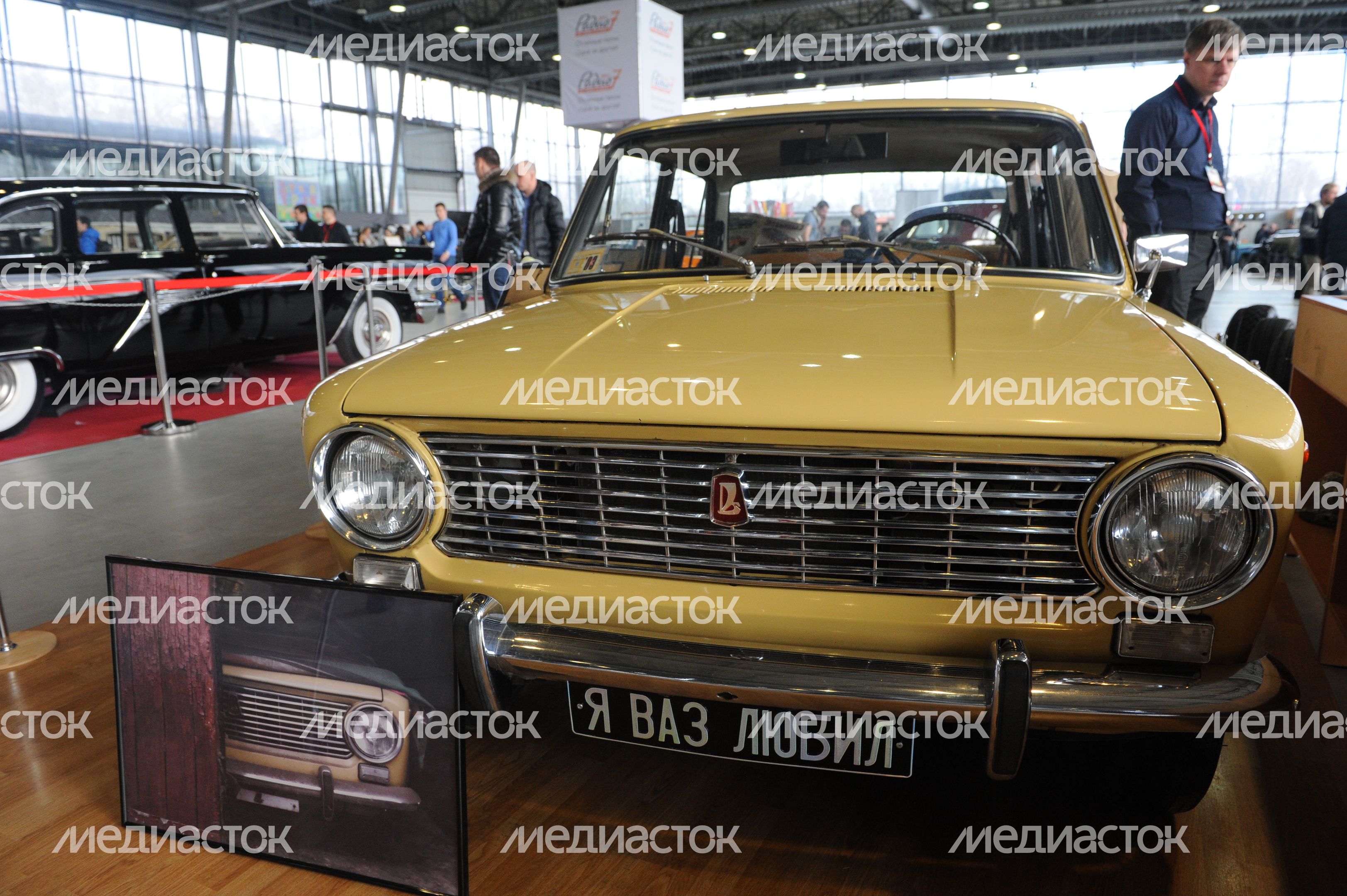 Выставка старинных автомобилей «Олдтаймер-Галерея» в парке Сокольники Выставка старинных автомобилей «Олдтаймер-Галерея» в парке Сокольники