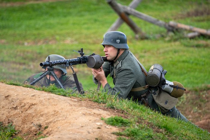 Военно-историческая реконструкция «Последний провыв. Суровая осень 41-го года» в Центральном парке «Патриот»