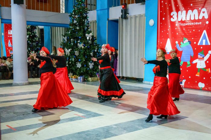 Зимний бал в культурном центре "Октябрь"