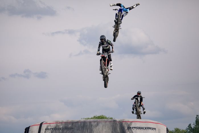 Шоу команды мотофристайла FMX13 в Лобне