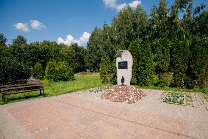 Лобня. Братская могила «Звонница»