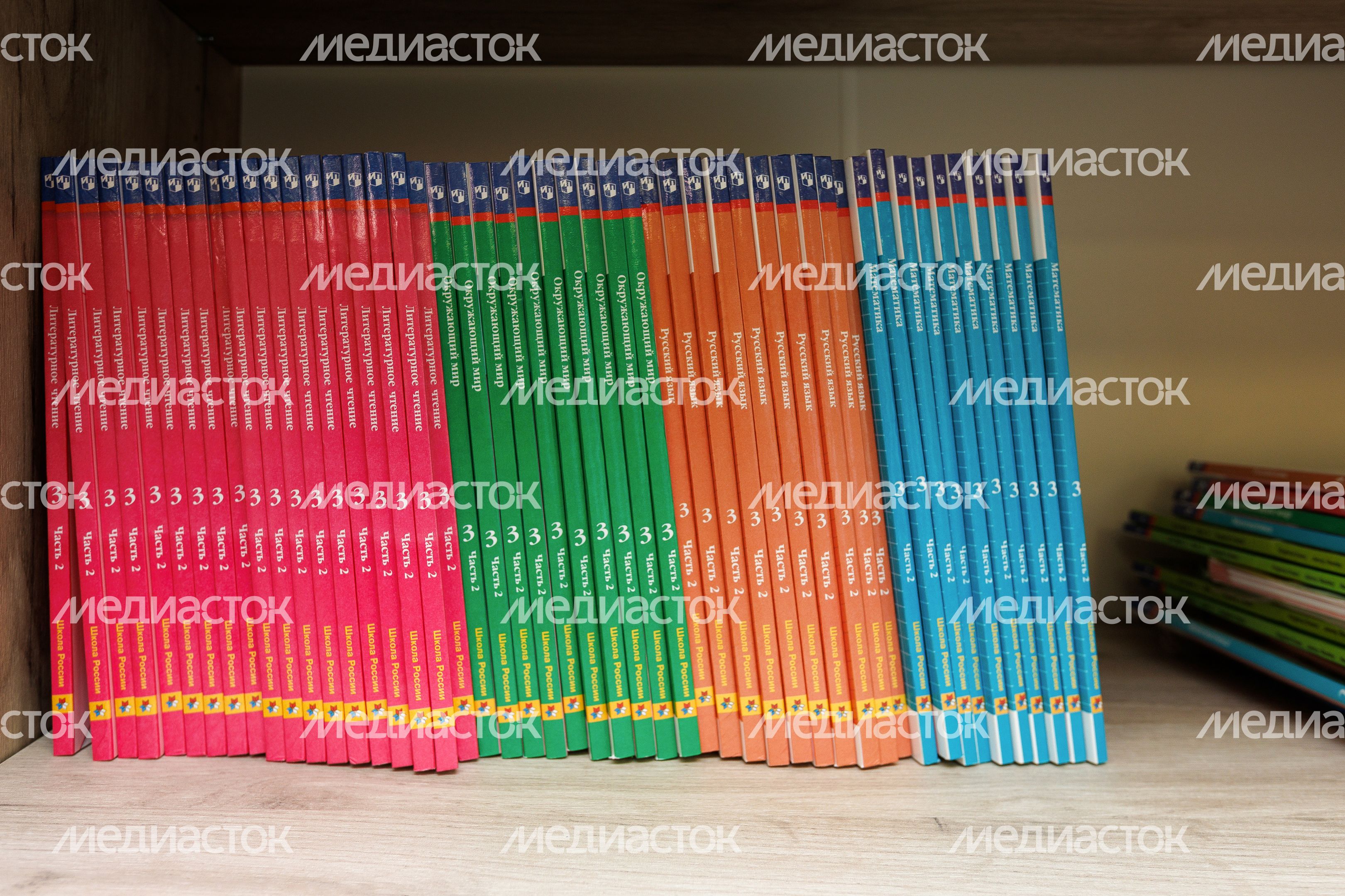 Библиотека Центра образования №30 им. А.И. Колдунова после капремонта (корпус 2) в Электроуглях Богородского округа Библиотека Центра образования №30 им. А.И. Колдунова после капремонта (корпус 2) в Электроуглях Богородского округа