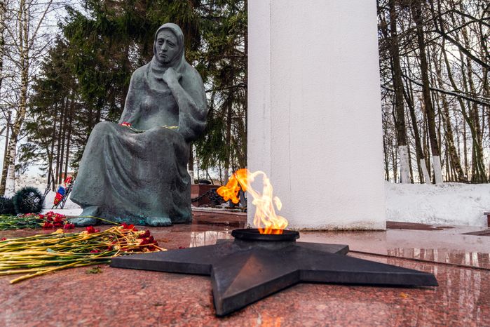 Мемориал «Скорбящая мать» в Солнечногорске