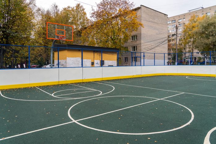 Новая спортивная площадка у дома №4 на улице Ленина в Истре