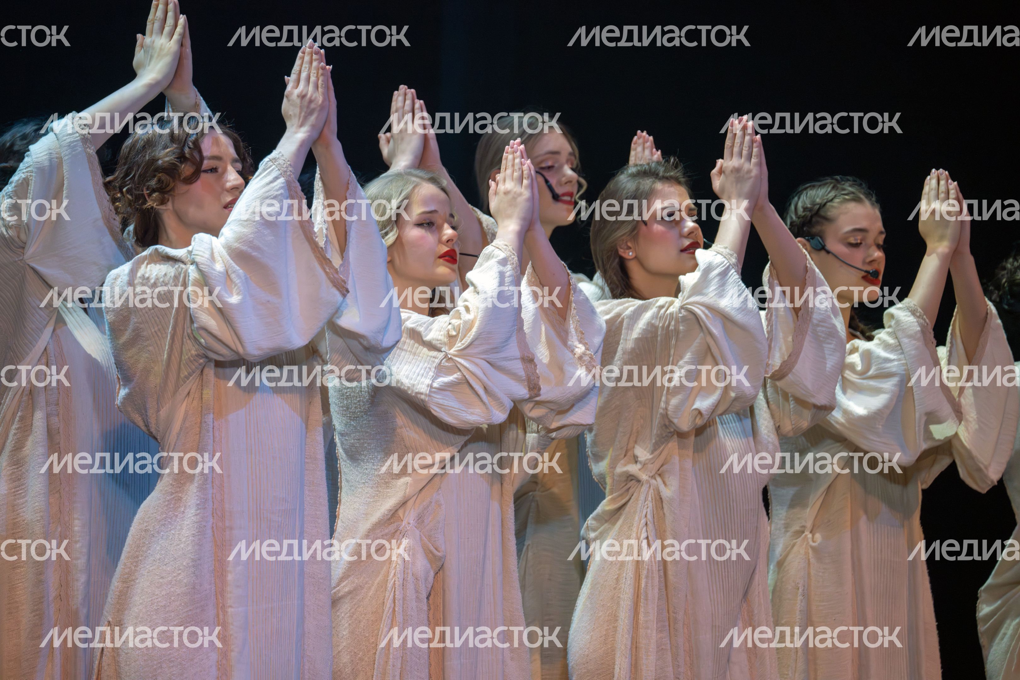 Гала-спектакль «Россия – душа моя» о русской культуре на сцене ДК «Подмосковье» в Красногорске Гала-спектакль «Россия – душа моя» о русской культуре на сцене ДК «Подмосковье» в Красногорске