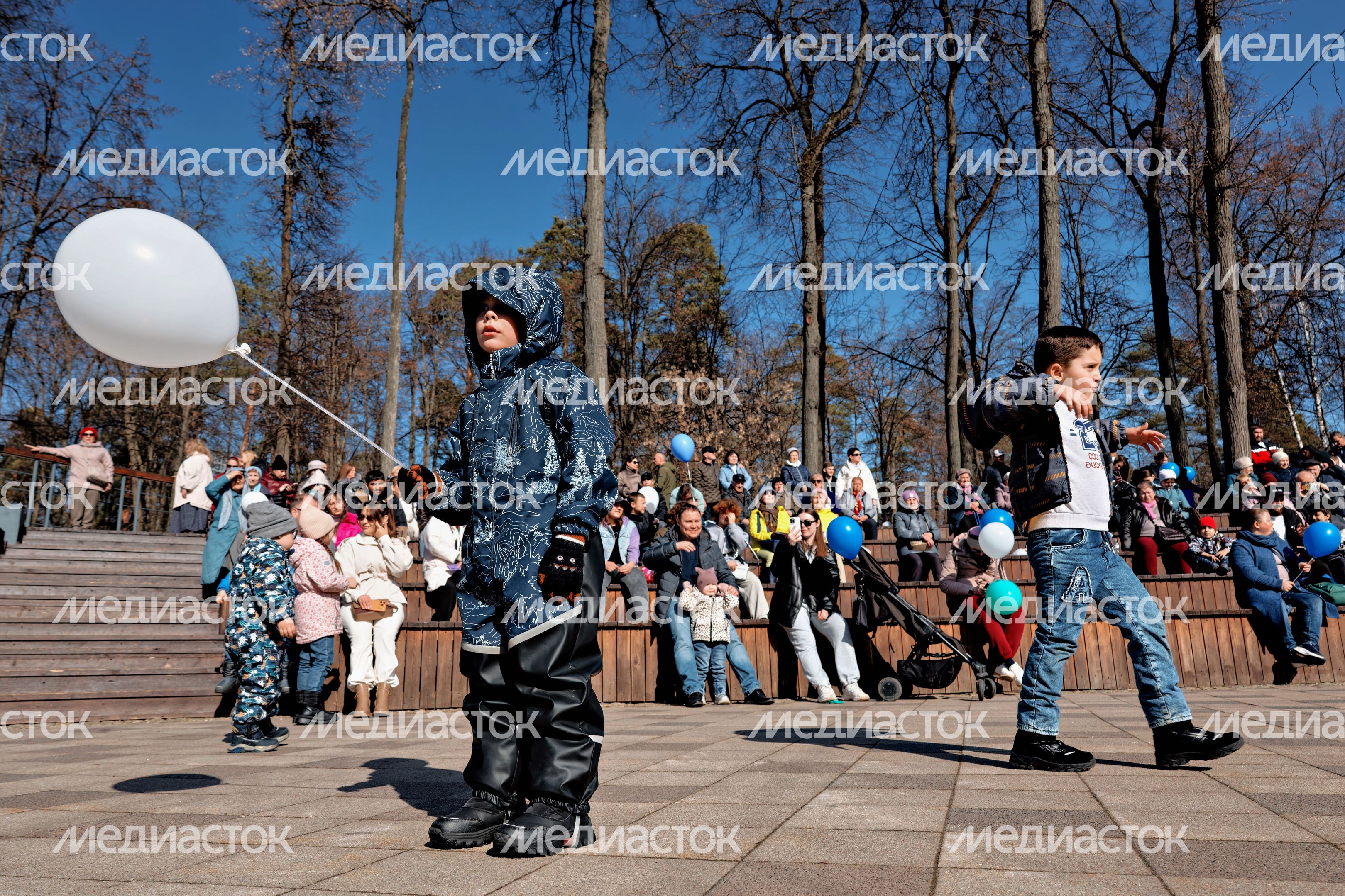 Празднование 100-летия города Раменское в Городском парке культуры и отдыха Празднование 100-летия города Раменское в Городском парке культуры и отдыха