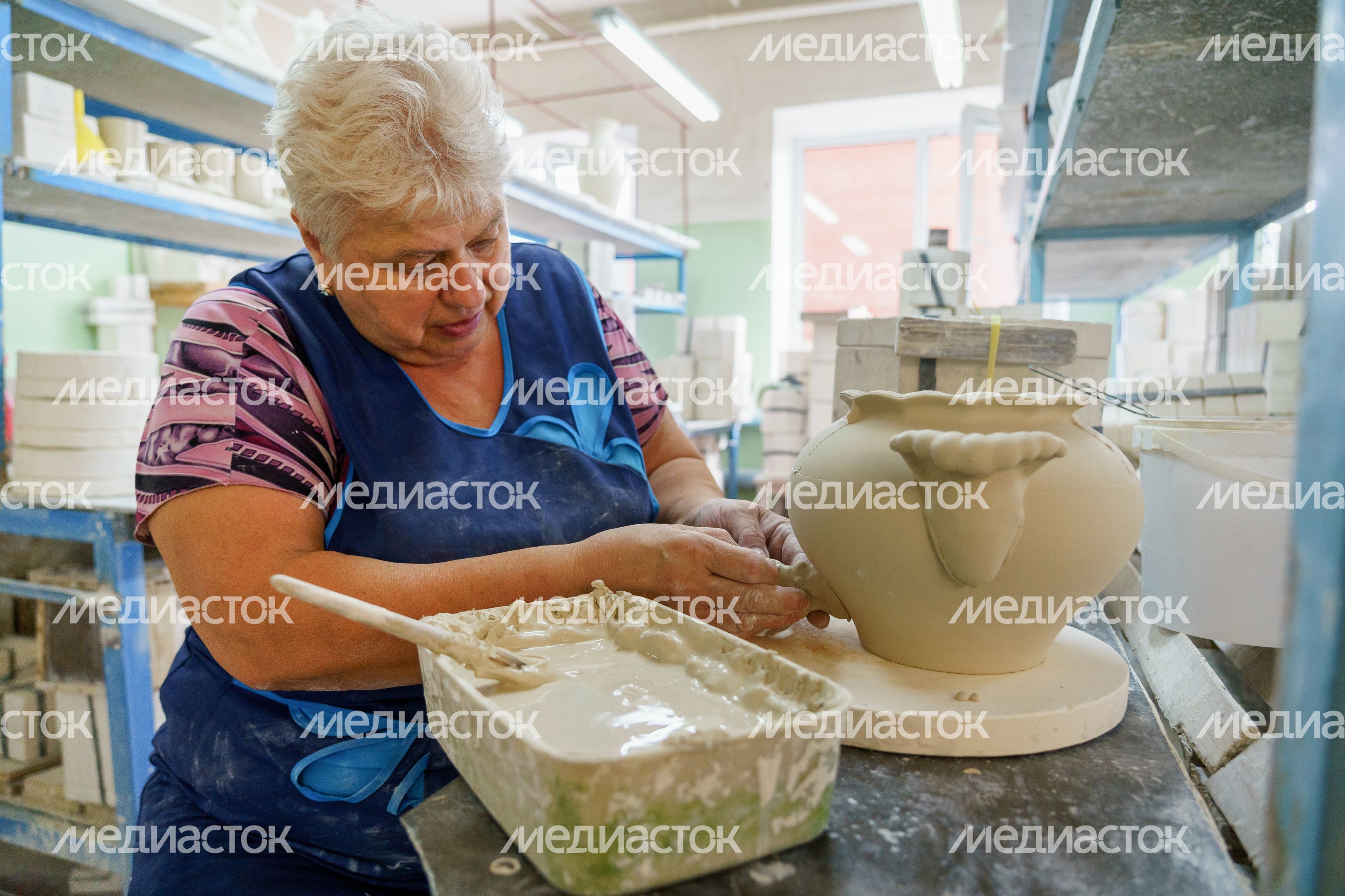 Гжельская фарфоровая мануфактура "Галактика и компания" в Раменском округе Гжельская фарфоровая мануфактура "Галактика и компания" в Раменском округе