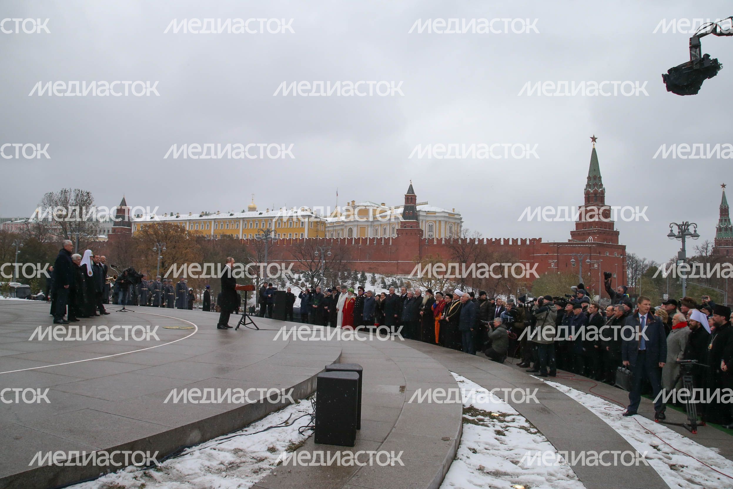 Торжественное открытие памятника князю Владимиру в Москве
