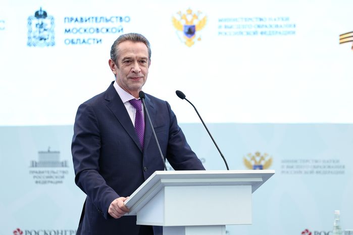 Владимир Машков на пленарной сессии форума "Россия и мир: тренды здорового долголетия"