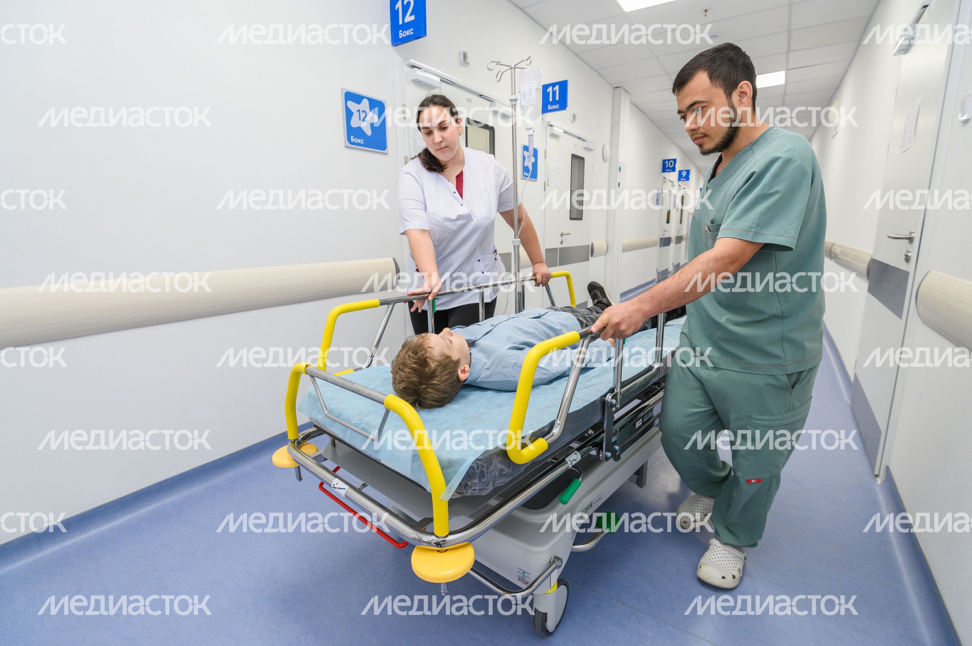 Дети на приеме у врачей в Детском клиническом центре имени Л.М. Рошаля Дети на приеме у врачей в Детском клиническом центре имени Л.М. Рошаля