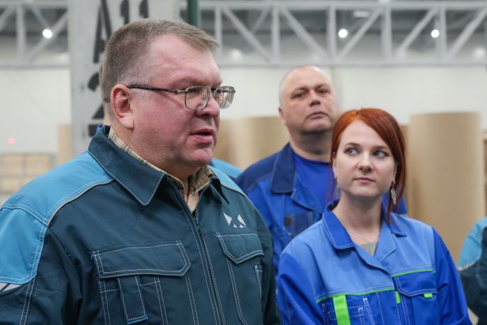 Андрей Воробьев посетил завод "Л-Пак" в Кашире