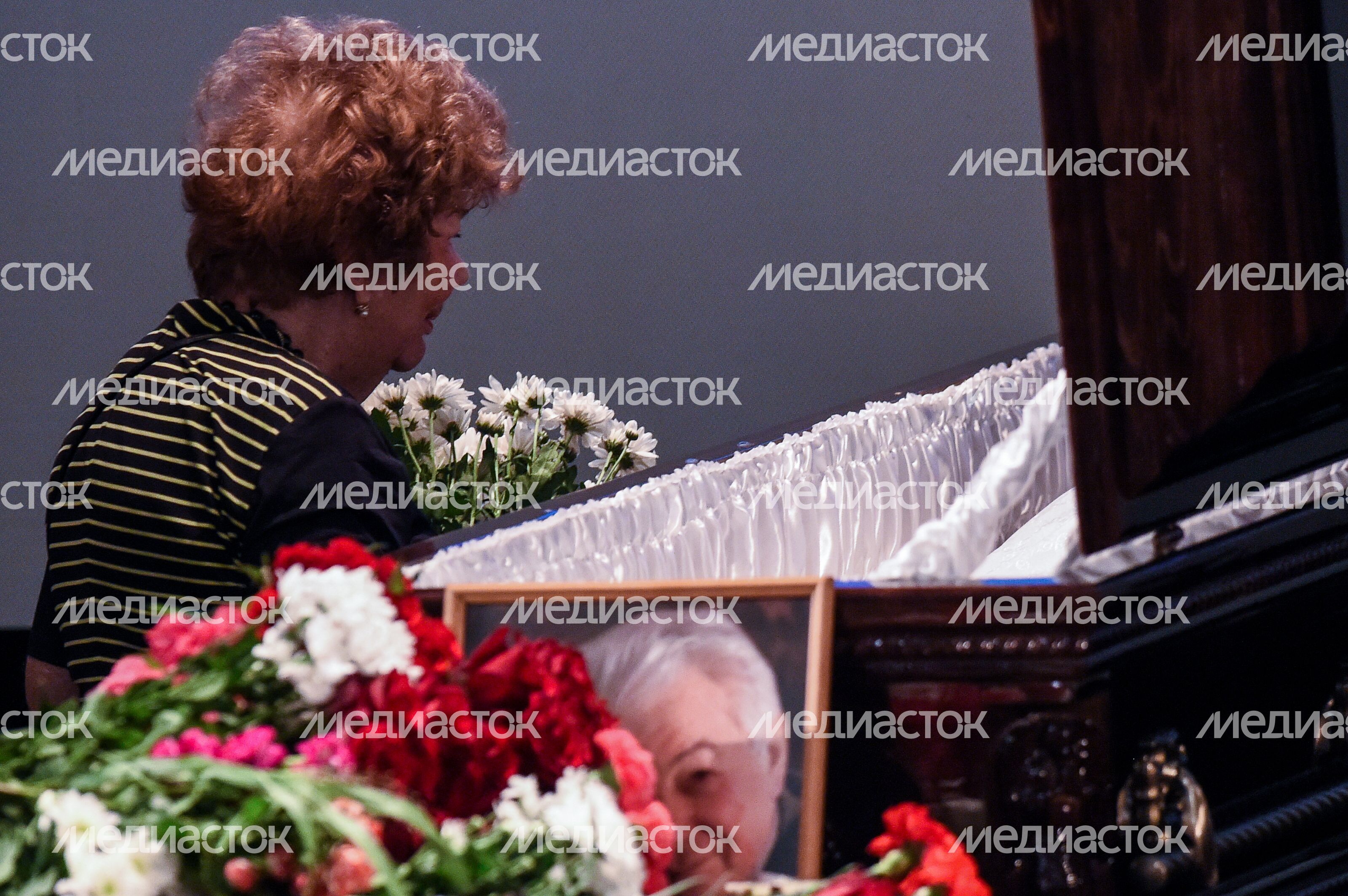 Церемония прощания с писателем Владимиром Войновичем в Москве Церемония прощания с писателем Владимиром Войновичем в Москве