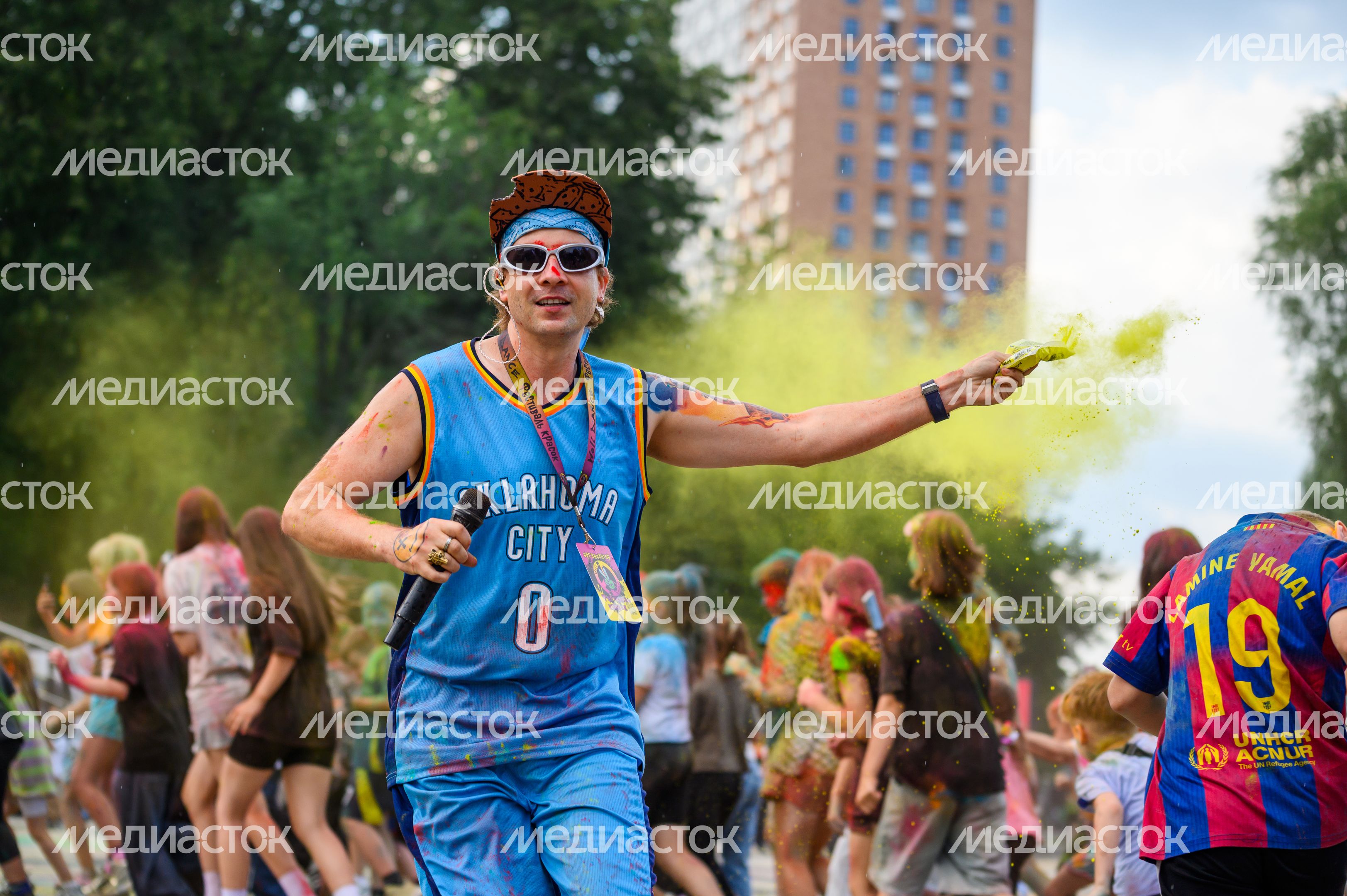 Фестиваль красок Holi Dance в Наташинском парке в Люберцах Фестиваль красок Holi Dance в Наташинском парке в Люберцах
