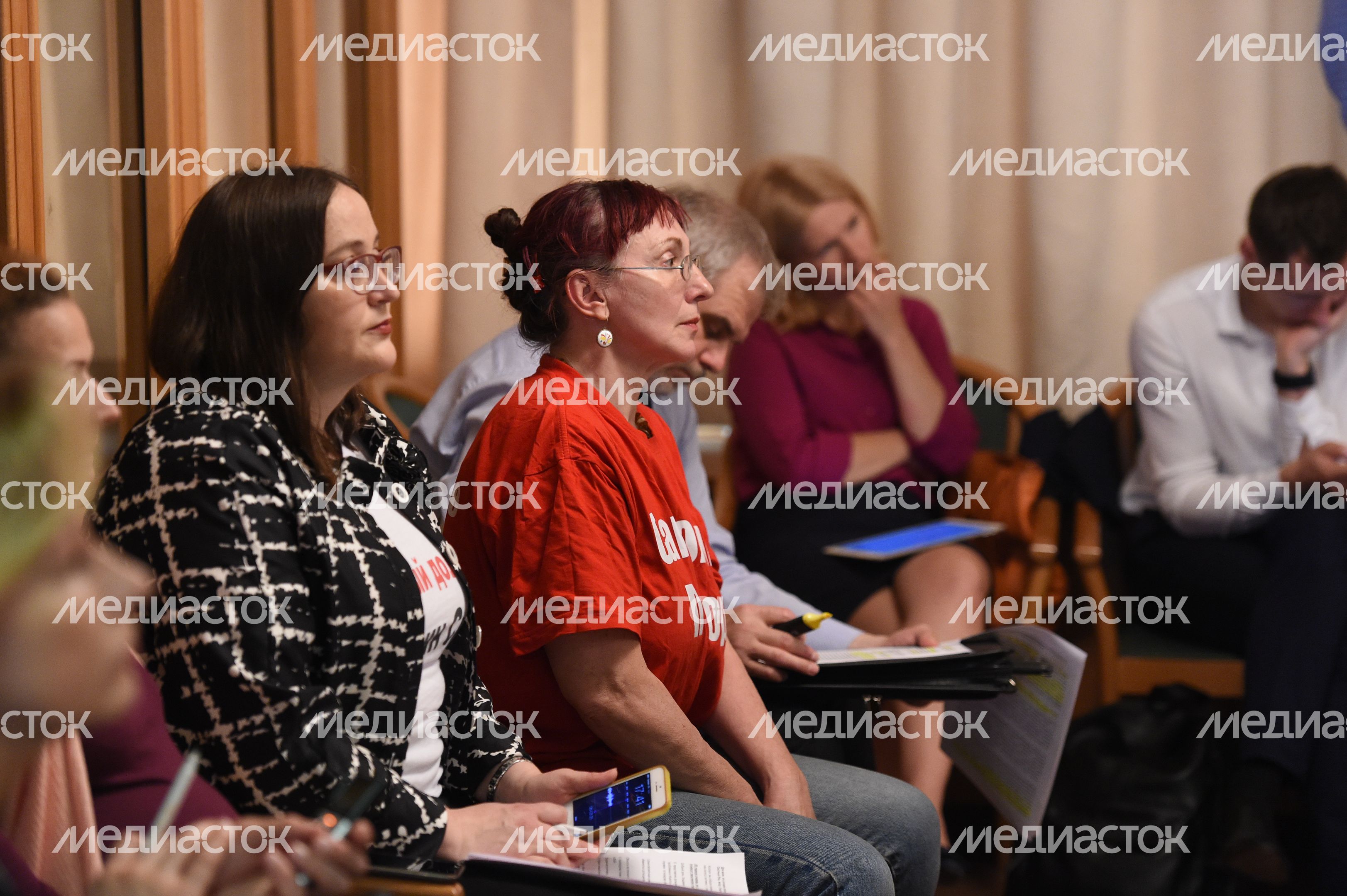 Властей Подмосковья попросили согласовать с дольщиками дорожную карту по решению проблем Властей Подмосковья попросили согласовать с дольщиками дорожную карту по решению проблем