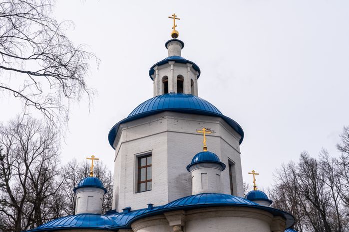 Храм Успения Пресвятой Богородицы в усадьбе Петрово-Дальнее (г. о. Красногорск)