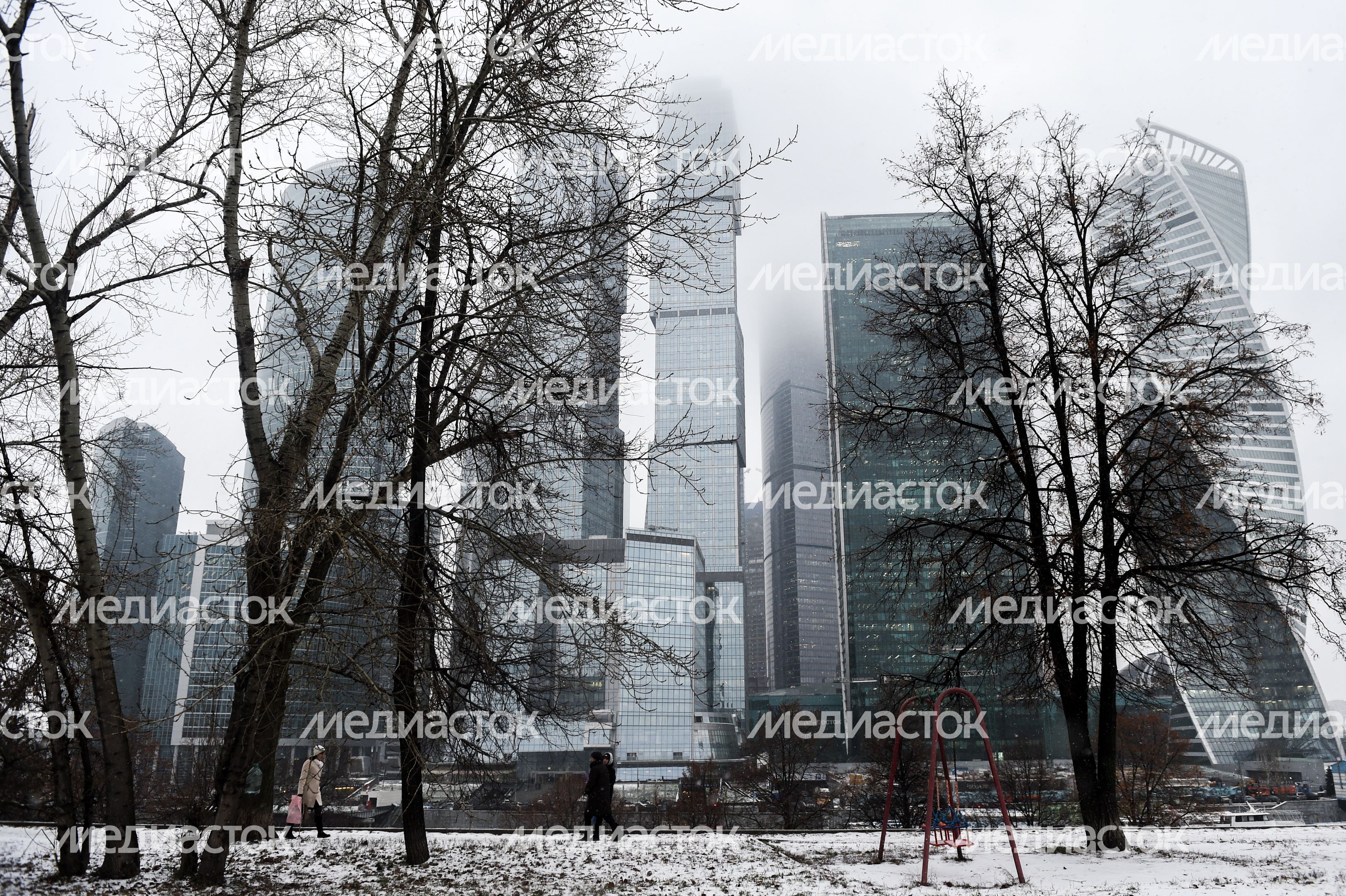 Международный Деловой центр Москва Сити в тумане Международный Деловой центр Москва Сити в тумане