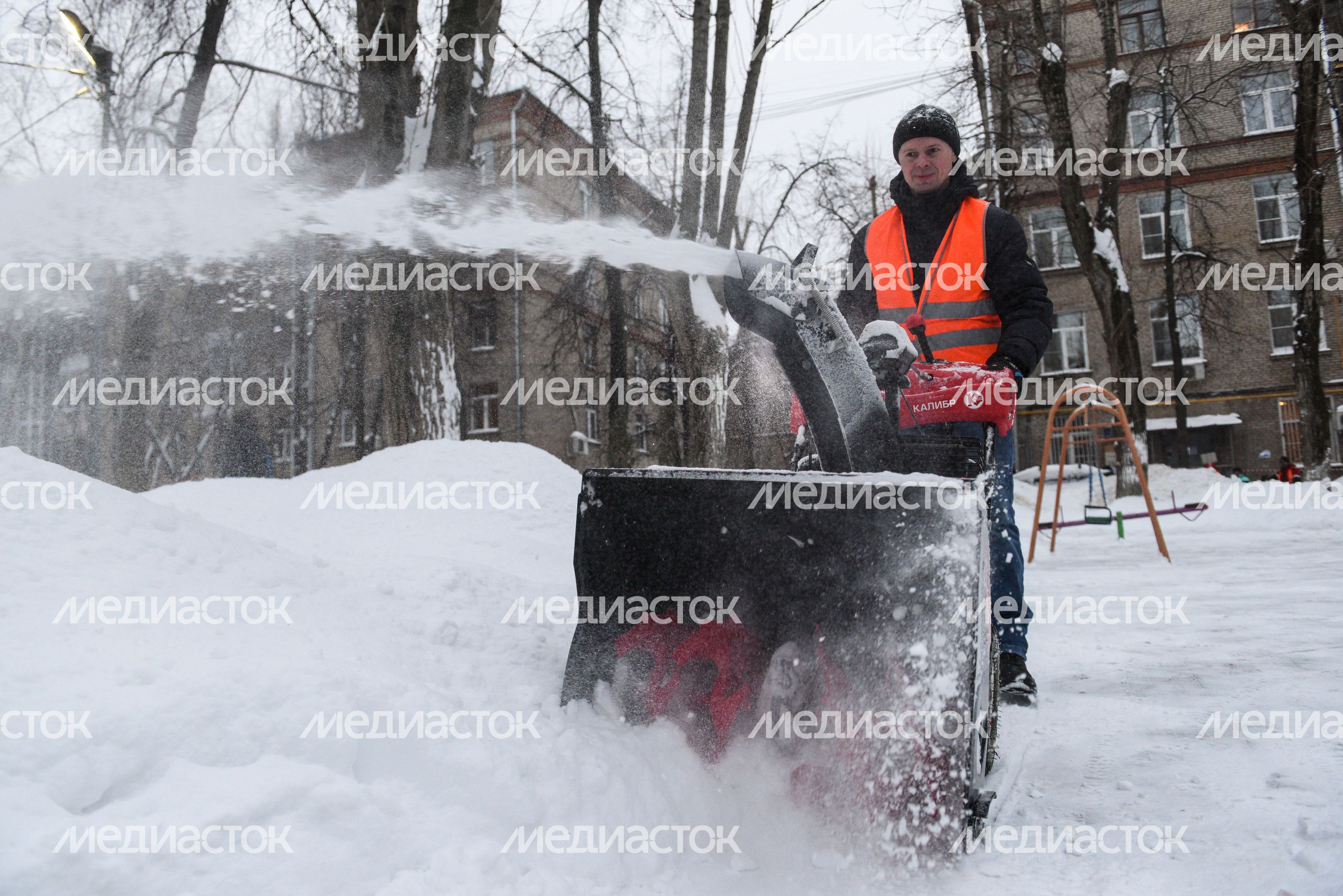 Уборка снега