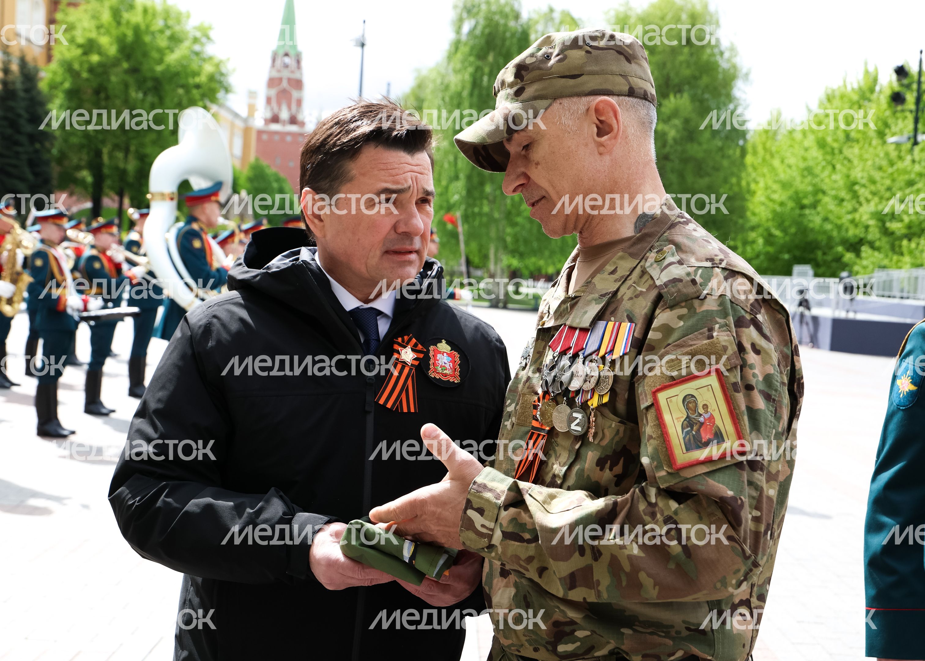 Андрей Воробьев вместе с участниками СВО возложил венок и цветы к Могиле Неизвестного Солдата Андрей Воробьев вместе с участниками СВО возложил венок и цветы к Могиле Неизвестного Солдата