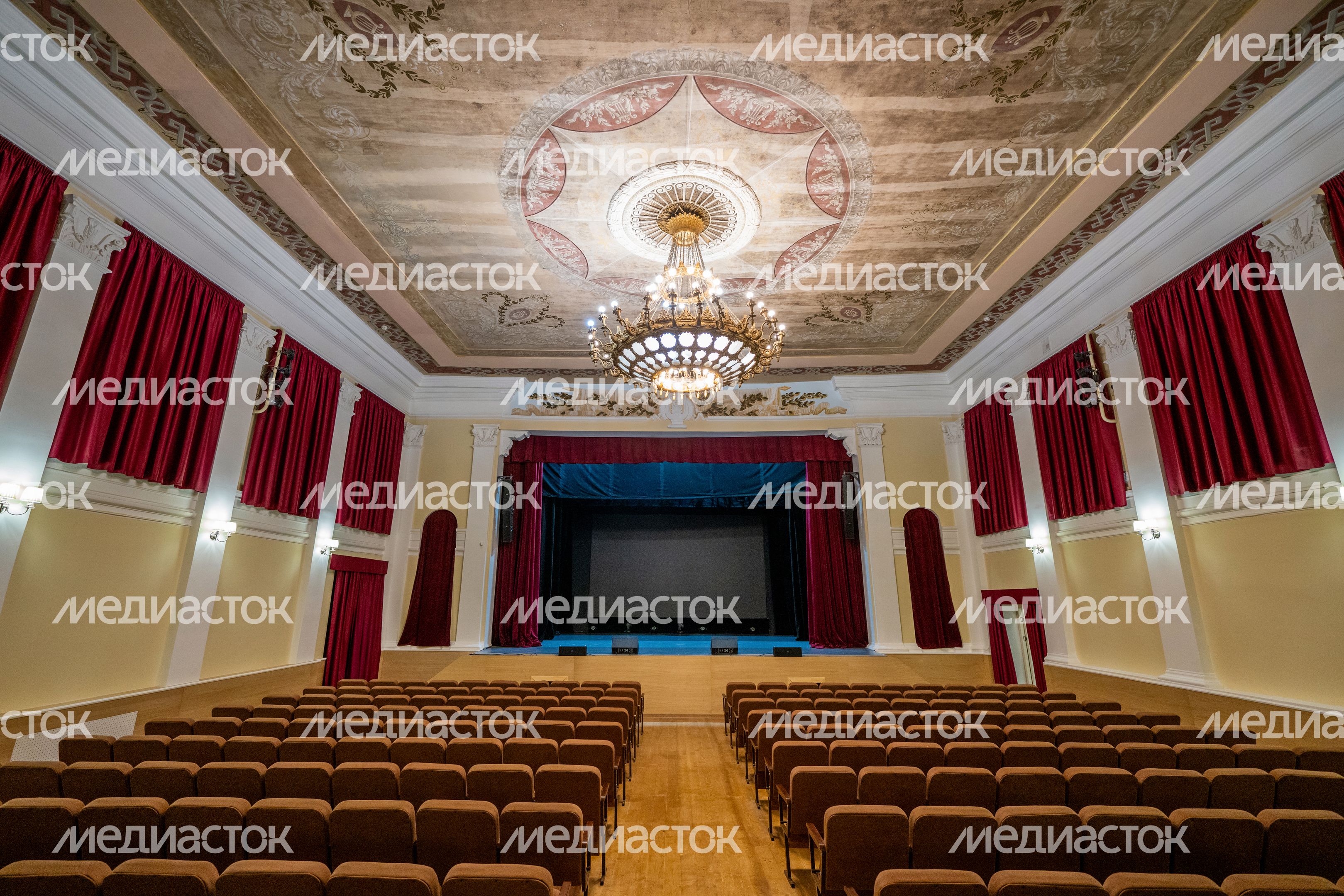 Концертный зал Дома культуры «Дорохово» в поселке Дорохово Рузского округа после ремонта Концертный зал Дома культуры «Дорохово» в поселке Дорохово Рузского округа после ремонта