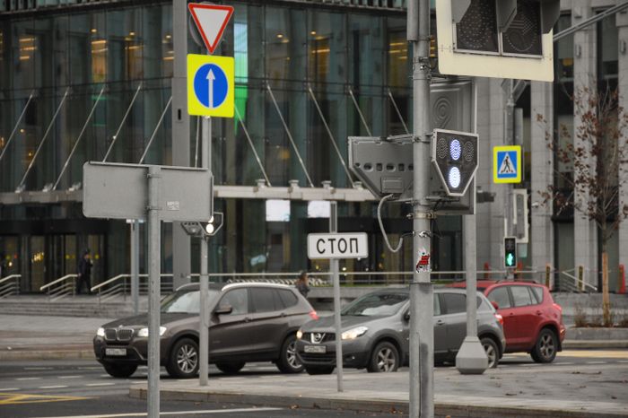 Повседневная жизнь города в Москве осенью
