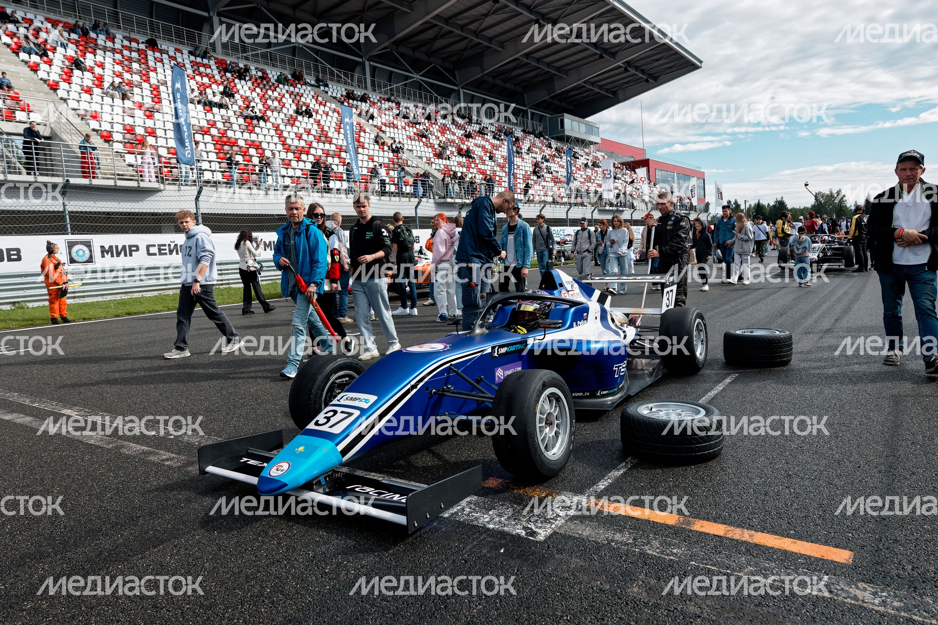 VI этап российской серии кольцевых гонок на автодроме Moscow Raceway
