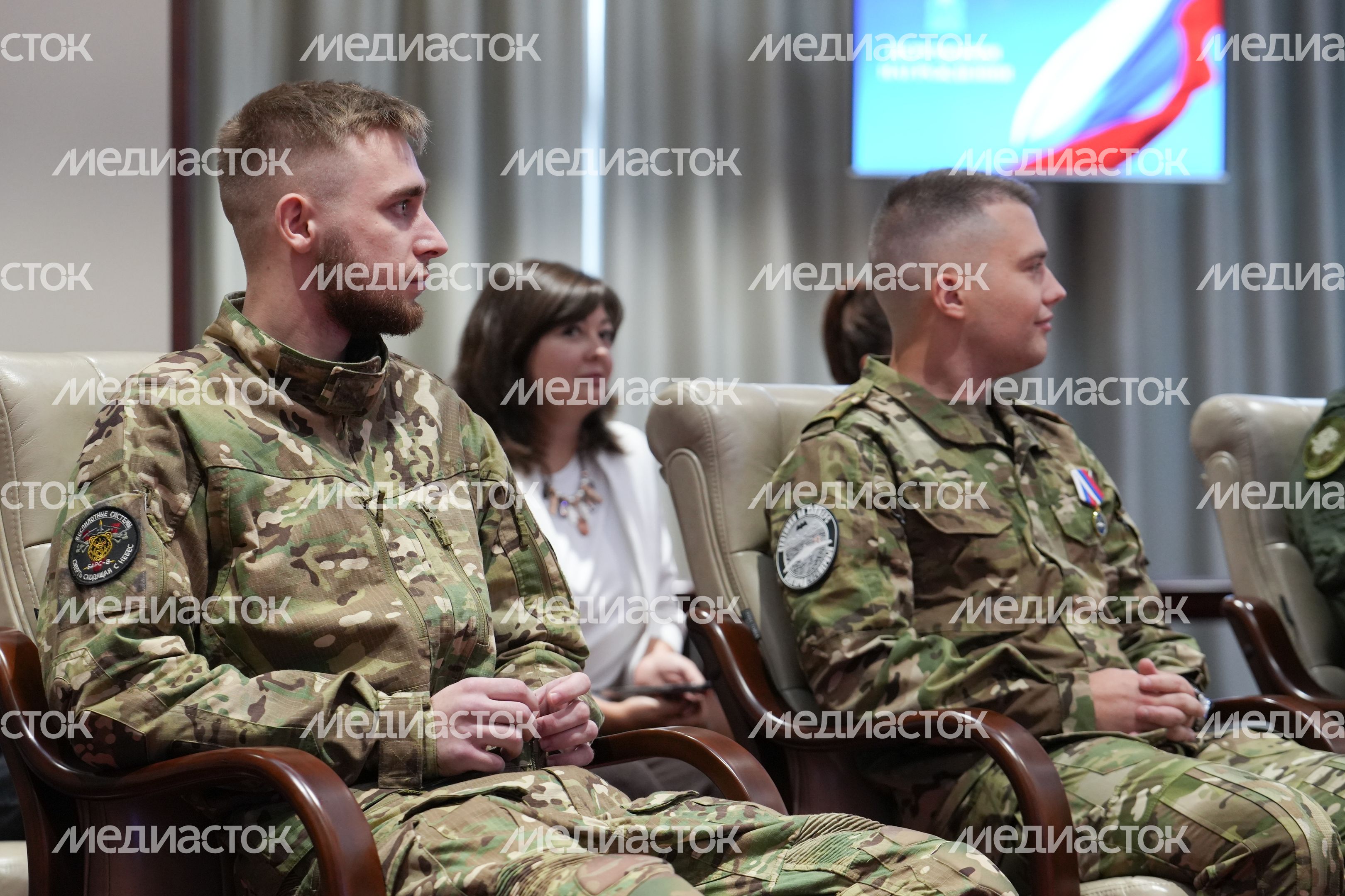 Добровольцам из Подмосковья вручили ордена и медали