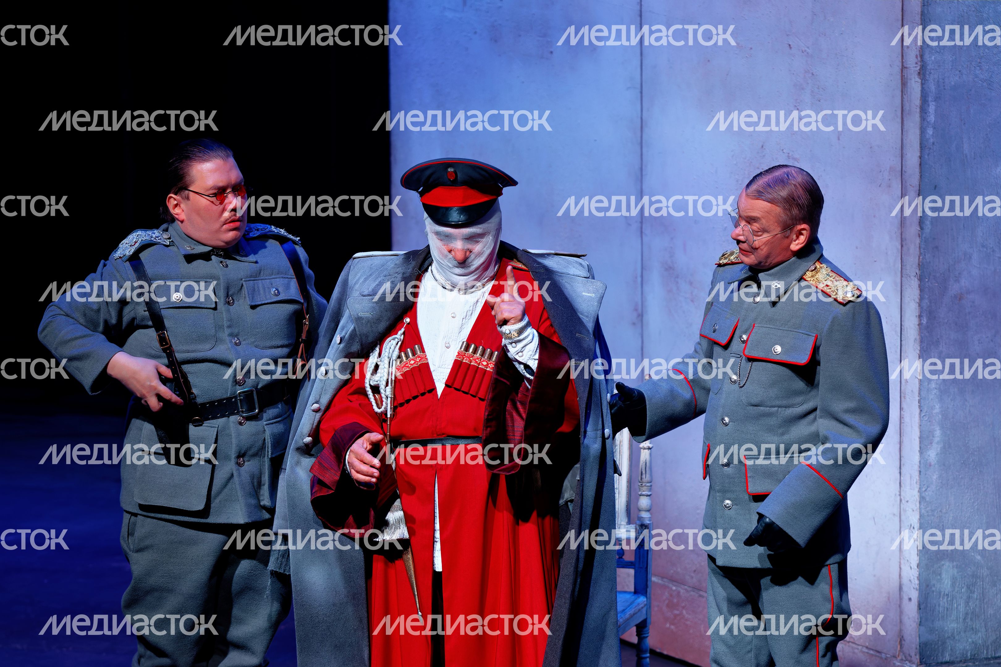 Спектакль «Дни Турбиных» Мытищинского театра «Фэст» на театральном фестивале «Мелиховская весна» в Мелихово округа Чехов
