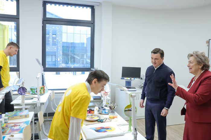 Андрей Воробьев навестил раненых бойцов в центре им. Мещерякова
