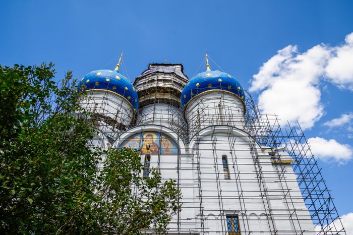 Солнечная Свято-Троицкая Сергиева лавра