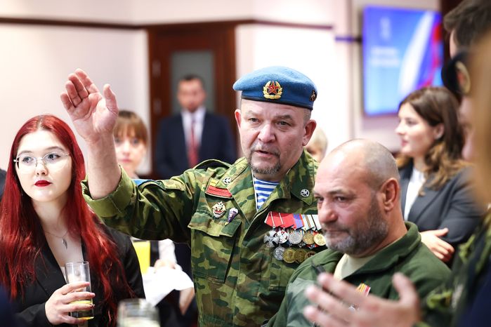 Награждение добровольцев из отряда «БАРС» Губернатором Подмосковья