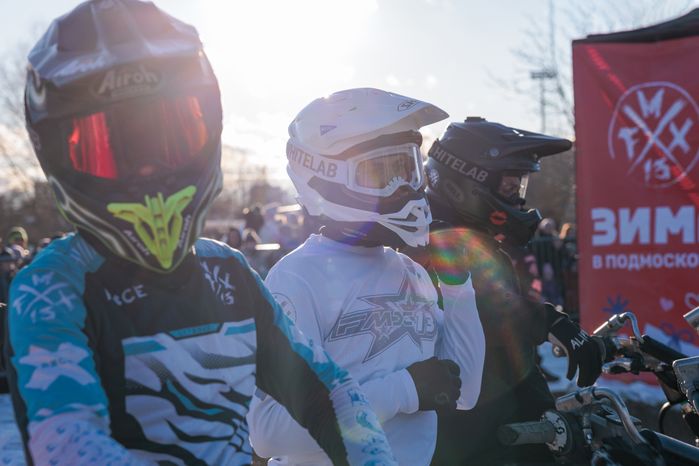 Зимний фристайл-мотокросс от команды FMX13 в Одинцово