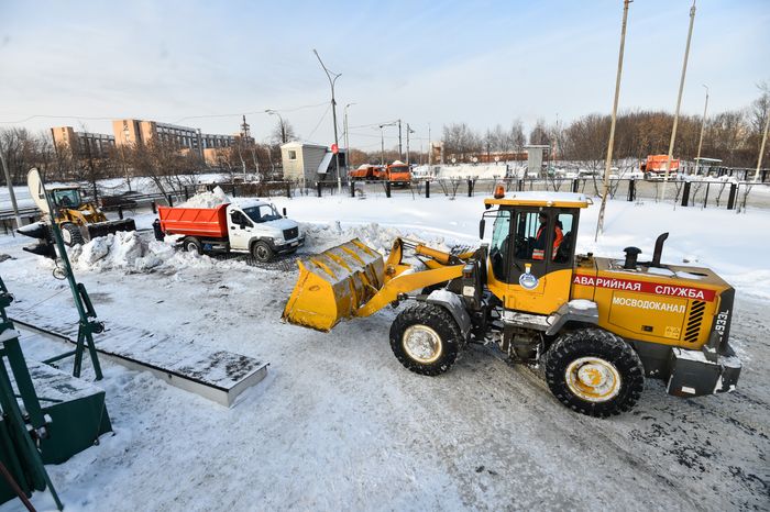 Утилизация снега на снегосплавном пункте «Черкизово»